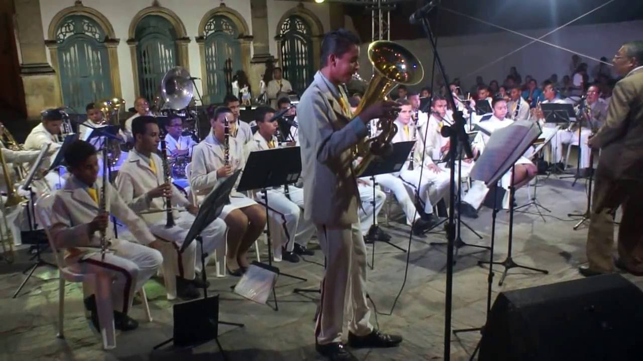 Brincando com o Bombardino