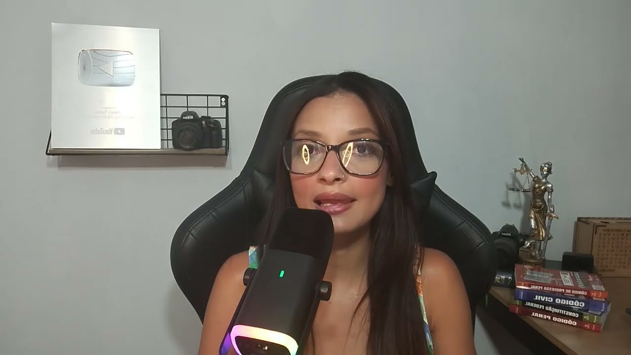 SEGUE EM MIST&Eacute;RIO CAN YAMAN AO LADO DE UMA MO&Ccedil;A 