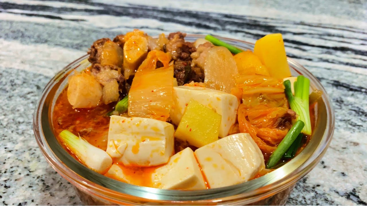 Bí quyết làm Canh sườn bò kim chi Hàn Quốc Đậm Đà, Thơm Ngon Không Thể Cưỡng Lại