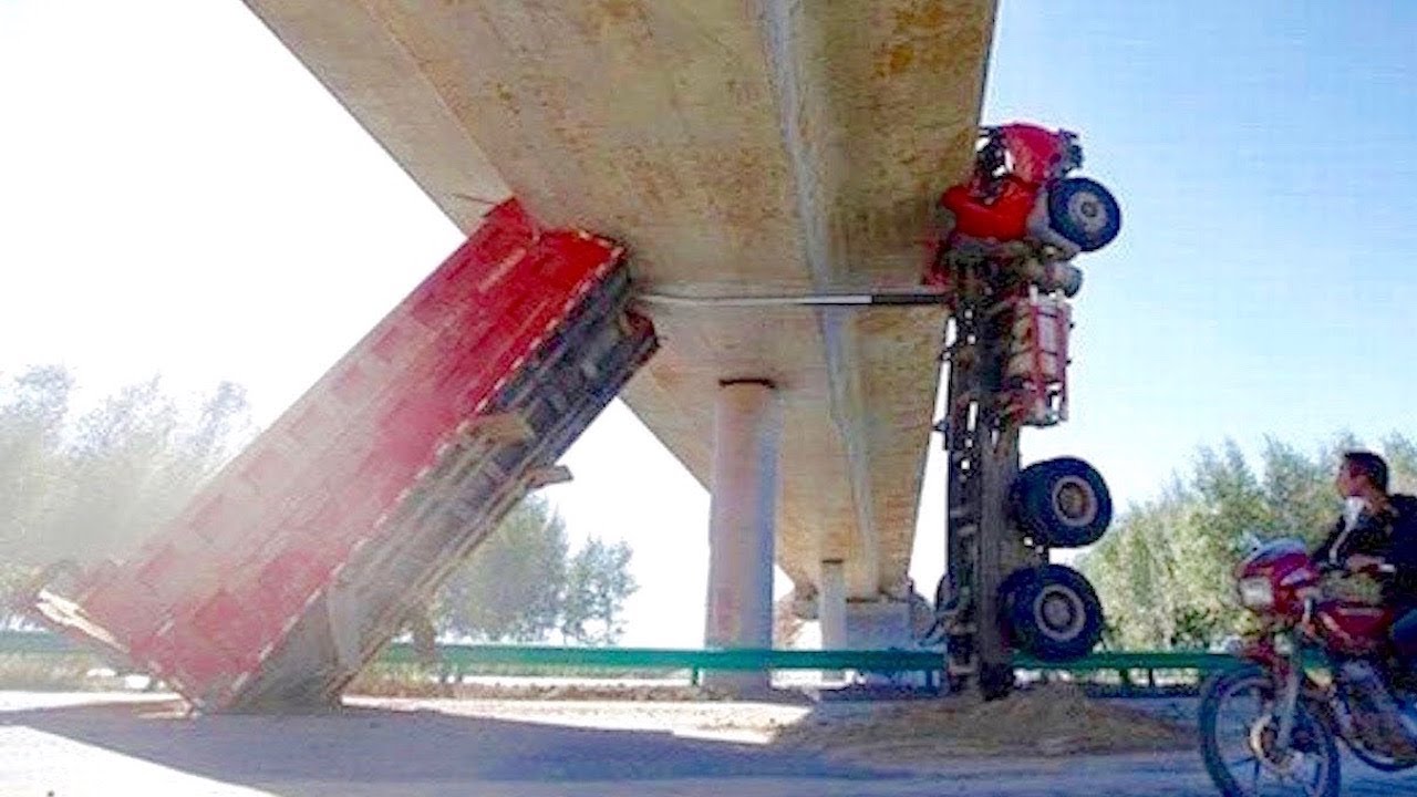 Russian Roads - Worst Roads In The World 1
