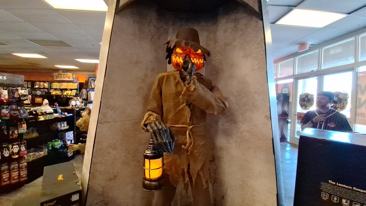 Spirit Halloween 2025 Store Tour #7 Abandoned Spice Up Your Home Furniture (Chandler Arizona)