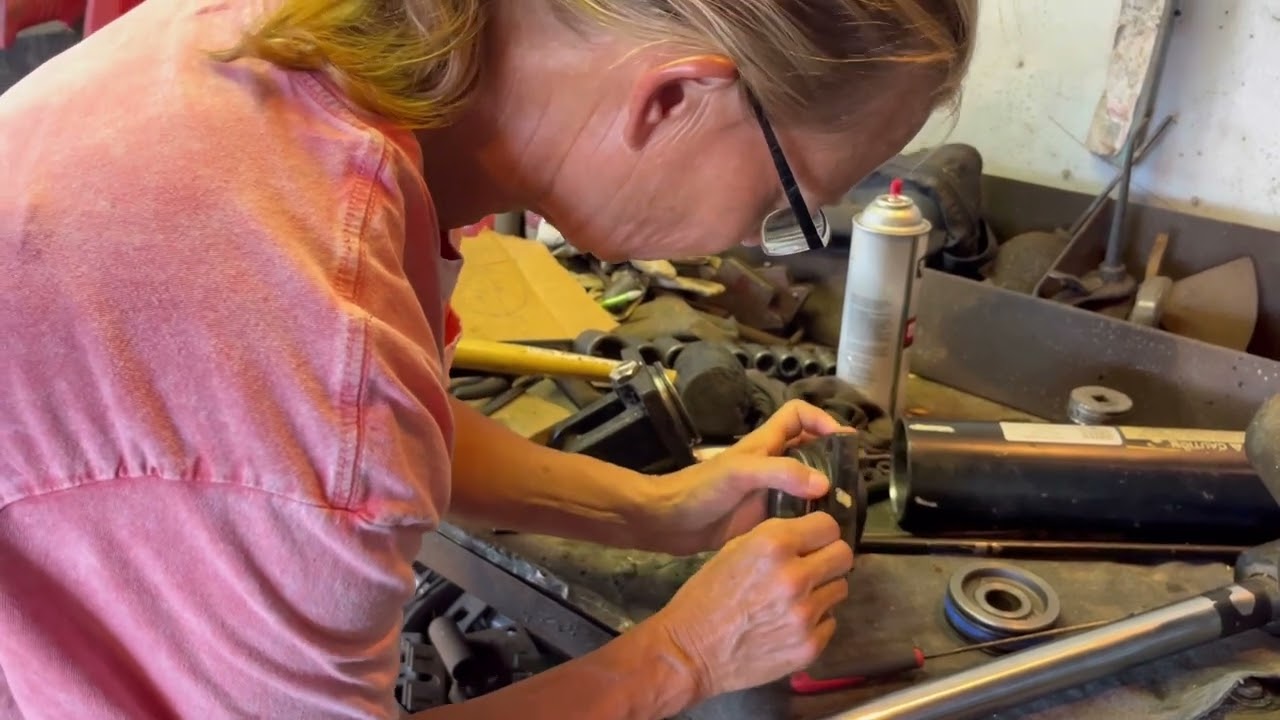 How To Repair A Hydraulic Cylinder On A Bush Hog Bat Wing