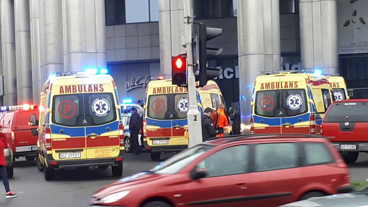 Zawalił się sufit w Galerii Rzeszów - Dojazdy alarmowe służb ratunkowych