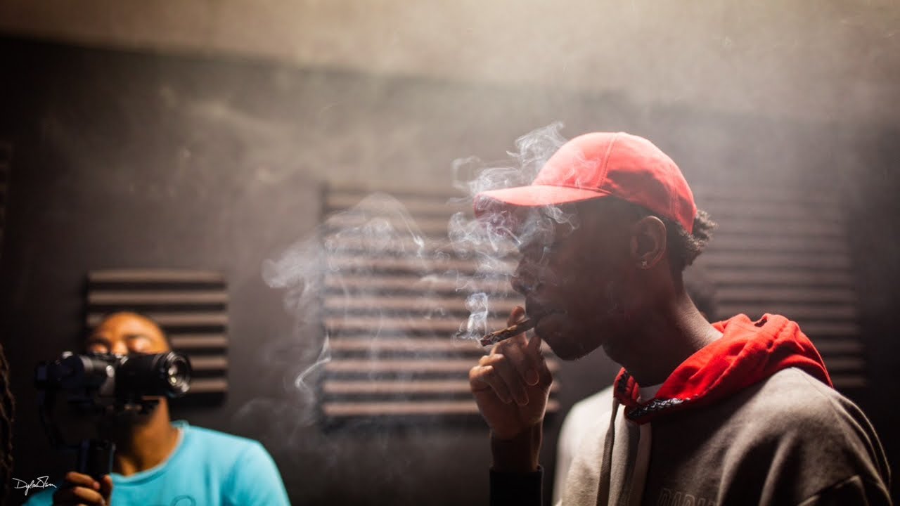 Lil Beezy - Shoulda Coulda [In Studio Video]