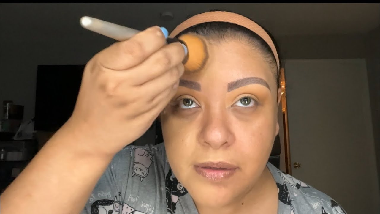 Back to basics- Part 1- Applying foundation (NOT a professional MUA 😁)