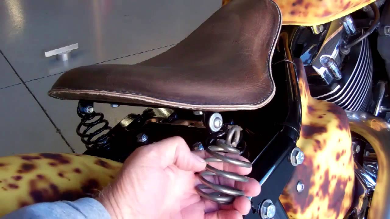 Yamaha V Star 650 Seat Install