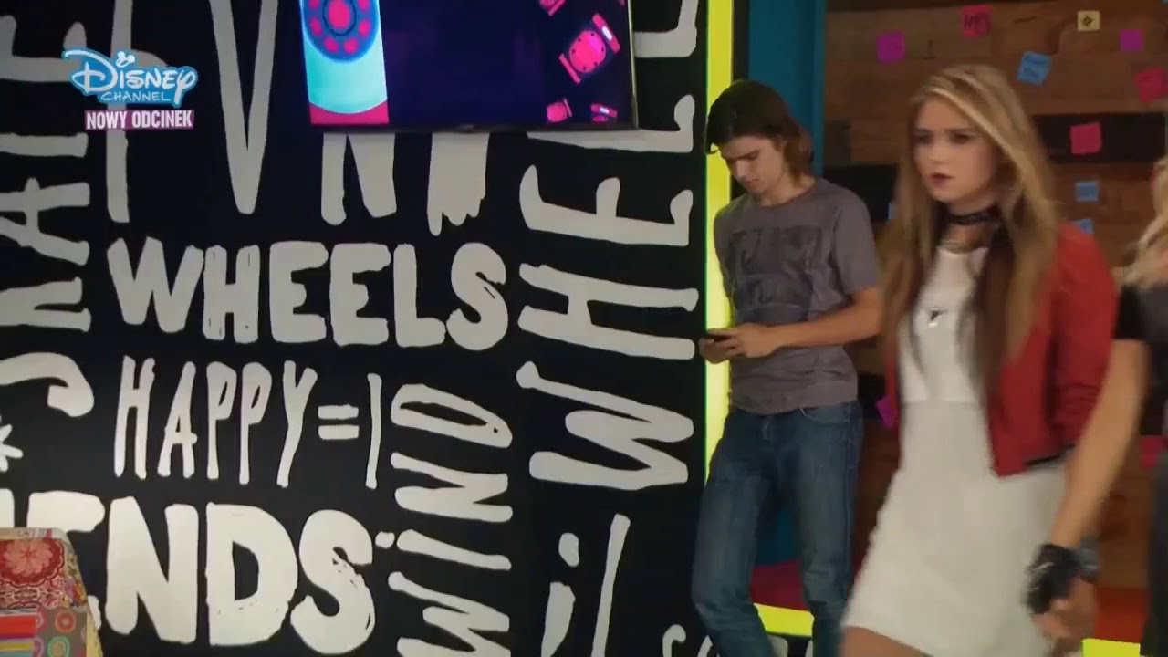 Soy luna 3 Ambar i Emilia kł&oacute;cą się z Delfi i Jazmin [Odc.32]