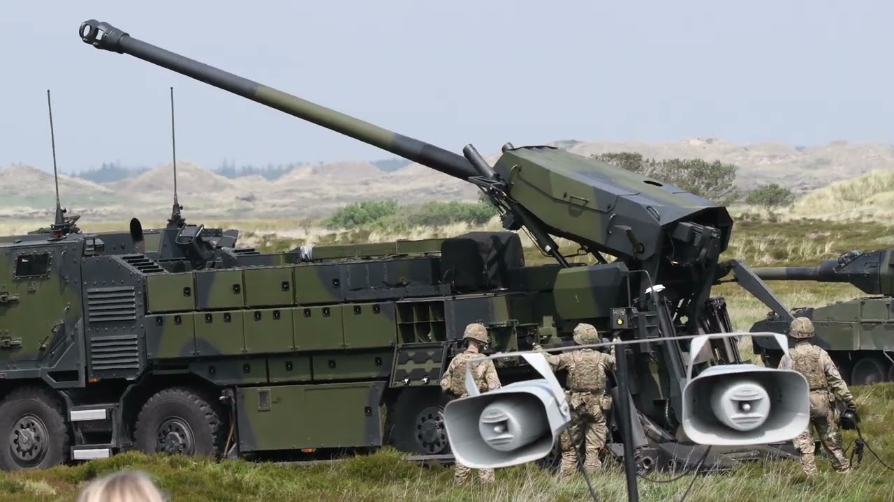 Caesar 8X8 155 mm Haubits &Aring;ben hede 2022