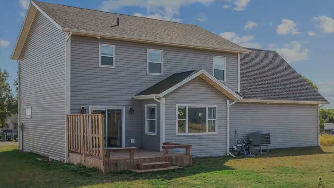 35 East Royalty Road Charlottetown, PE C0A 0V6