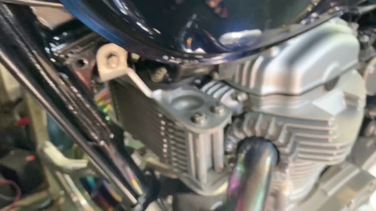 วิธีถอดถังน้ำมัน Kawasaki W800