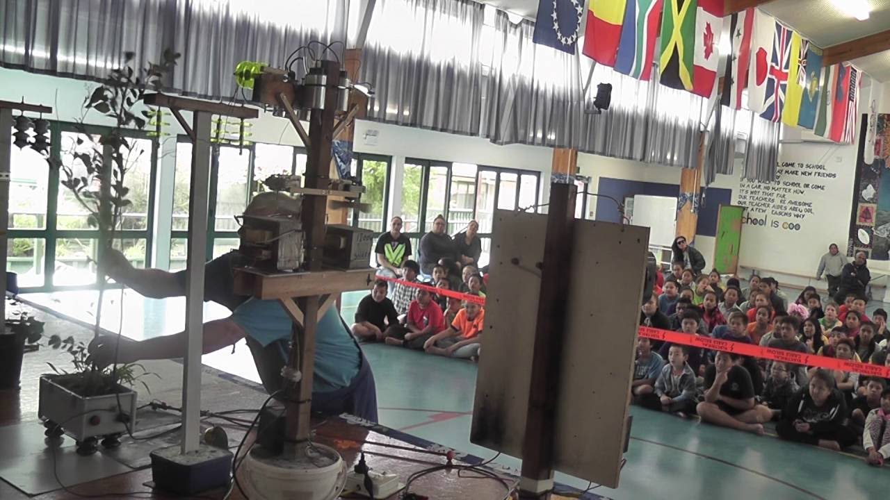 Electricity demo at Finlayson Park School