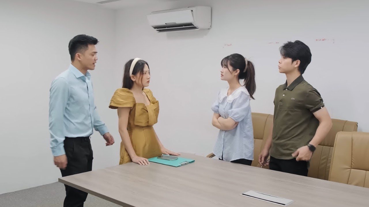 Vợ Chủ Tịch Vác Bụng Bầu Đi Xin Việc Bị Ứng Viên Coi Thường Xô Ngã Và Cái Kết - Tập 1550