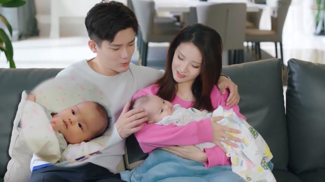 💌Holding Cinderella and their baby in his arm, bossy president thinks this is his happiest time!