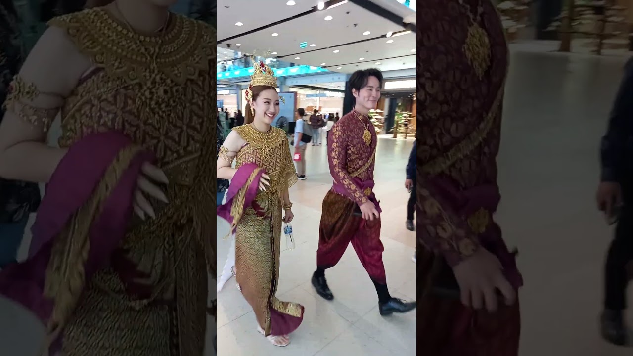 Thai Traditional Costume - @ Central World - Bangkok,  TH