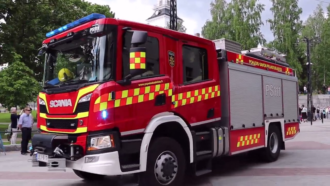 Paloauto paraati Kuopiossa/Firetruck parade in Kuopio