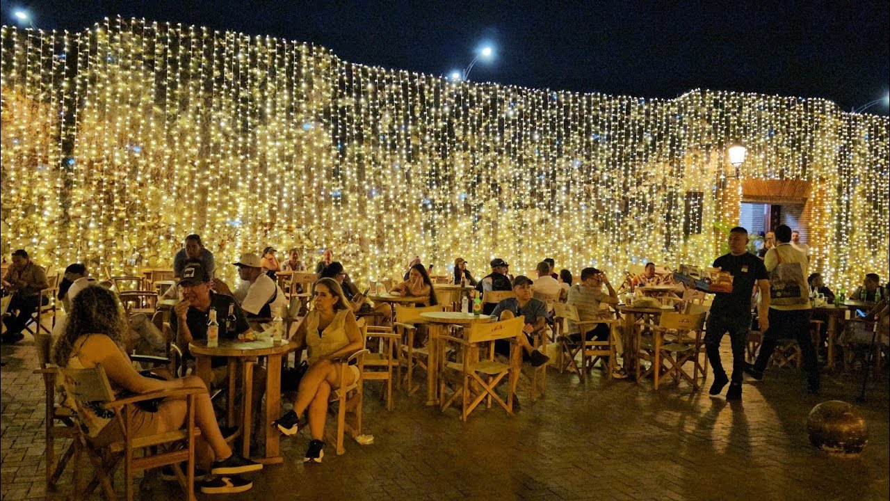 Sin Prisa | Cartagena de noche 🎄 Paseo real por la Ciudad Amurallada (Parte 1)