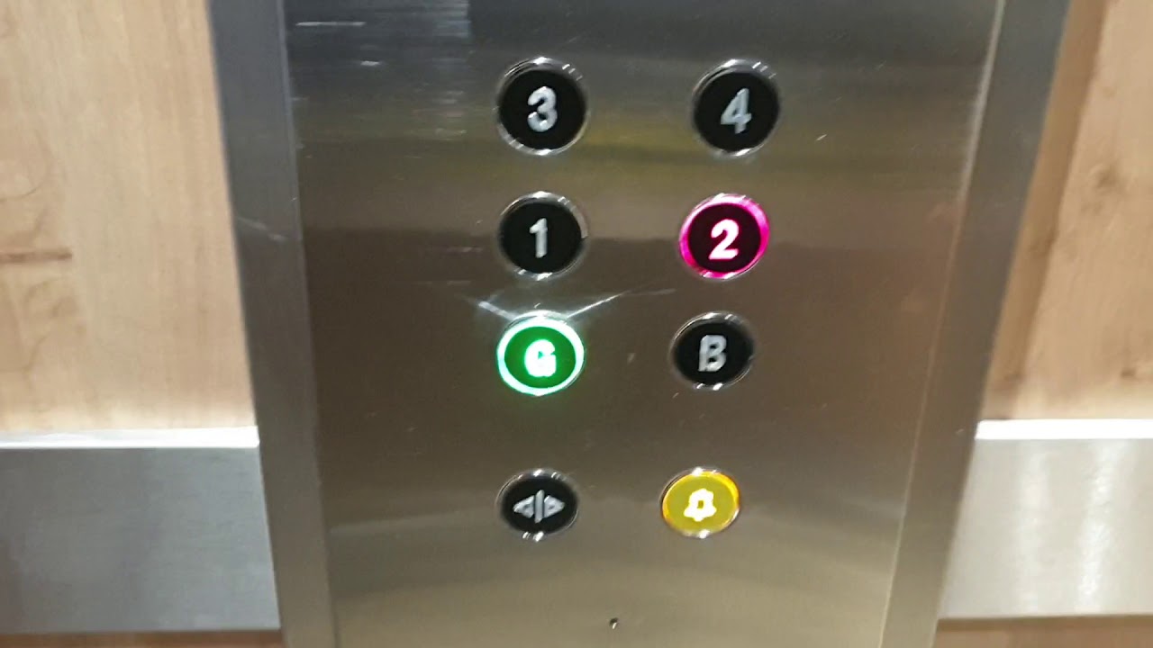 2000 DA Lift @ Mercure Grand in Bristol