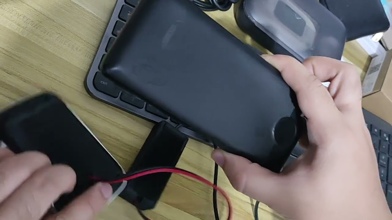 MQ725 Battery Replacement (Dummy Battery) can be plugged in powerbank or USB Phone Charger for 24/7