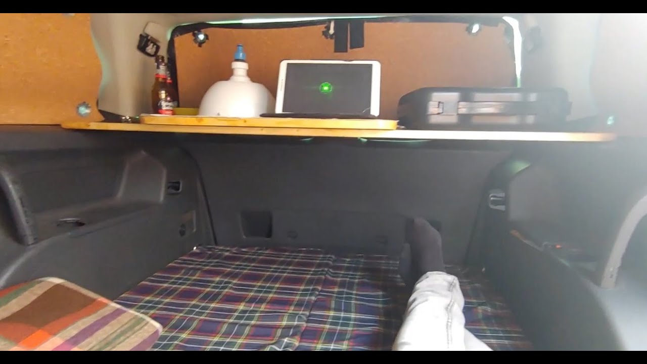 AGUA CORRIENTE Y FREGADERO//CAMPERIZAR UN VOLKSWAGEN TOURAN CON 7 TABLAS//