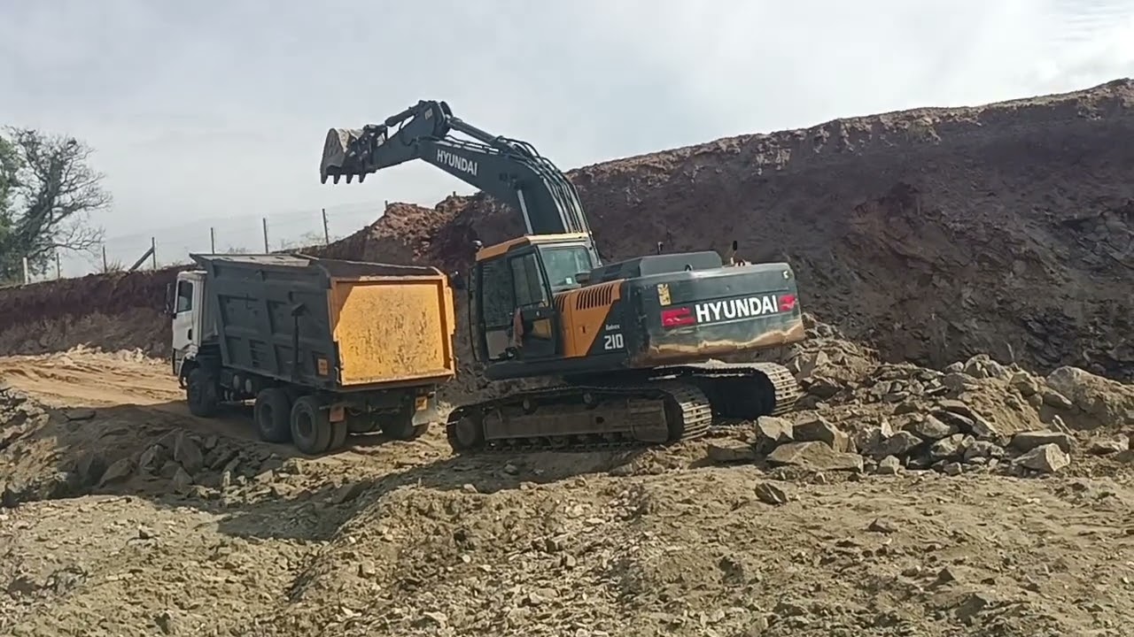 Hyundai excavator loding