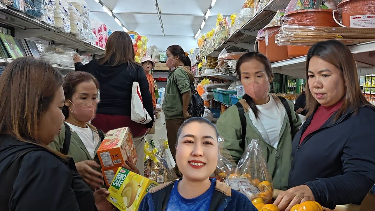 ตามหาสิ่งนี้ถวายพระ   แม่อาชิพาลุยตลาดเต่างอย#ปุ๊แม่น้องหมิว 