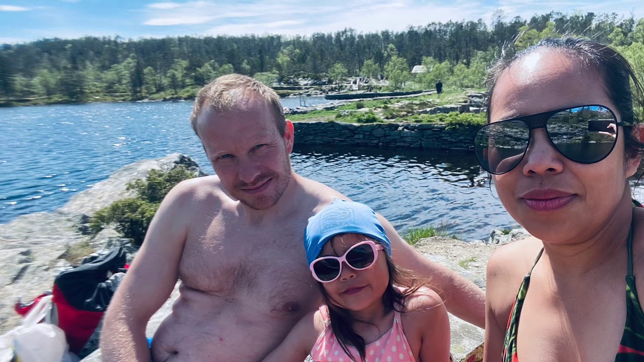 Feel the heat of a sun /Norwegian summer be like