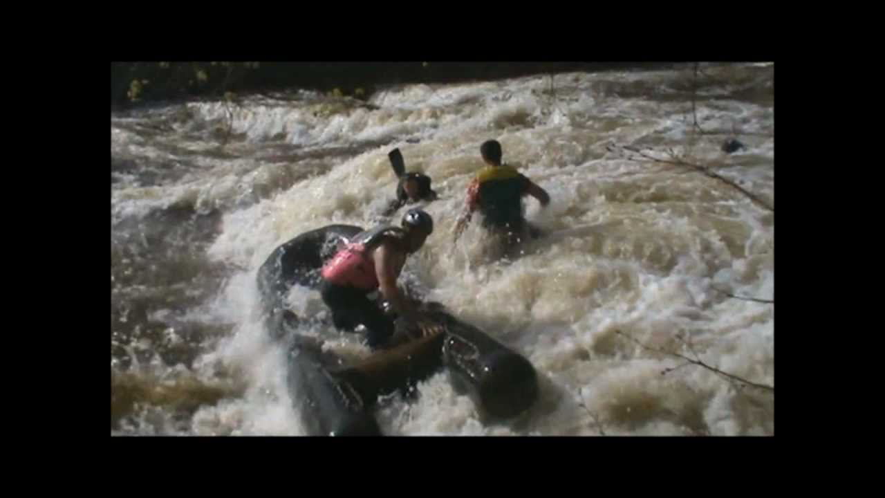 Ekstremalny rafting po Kamiennej. Spływ pontonowy rzeką Kamienna na trasie Piechowice - Sobieszów.