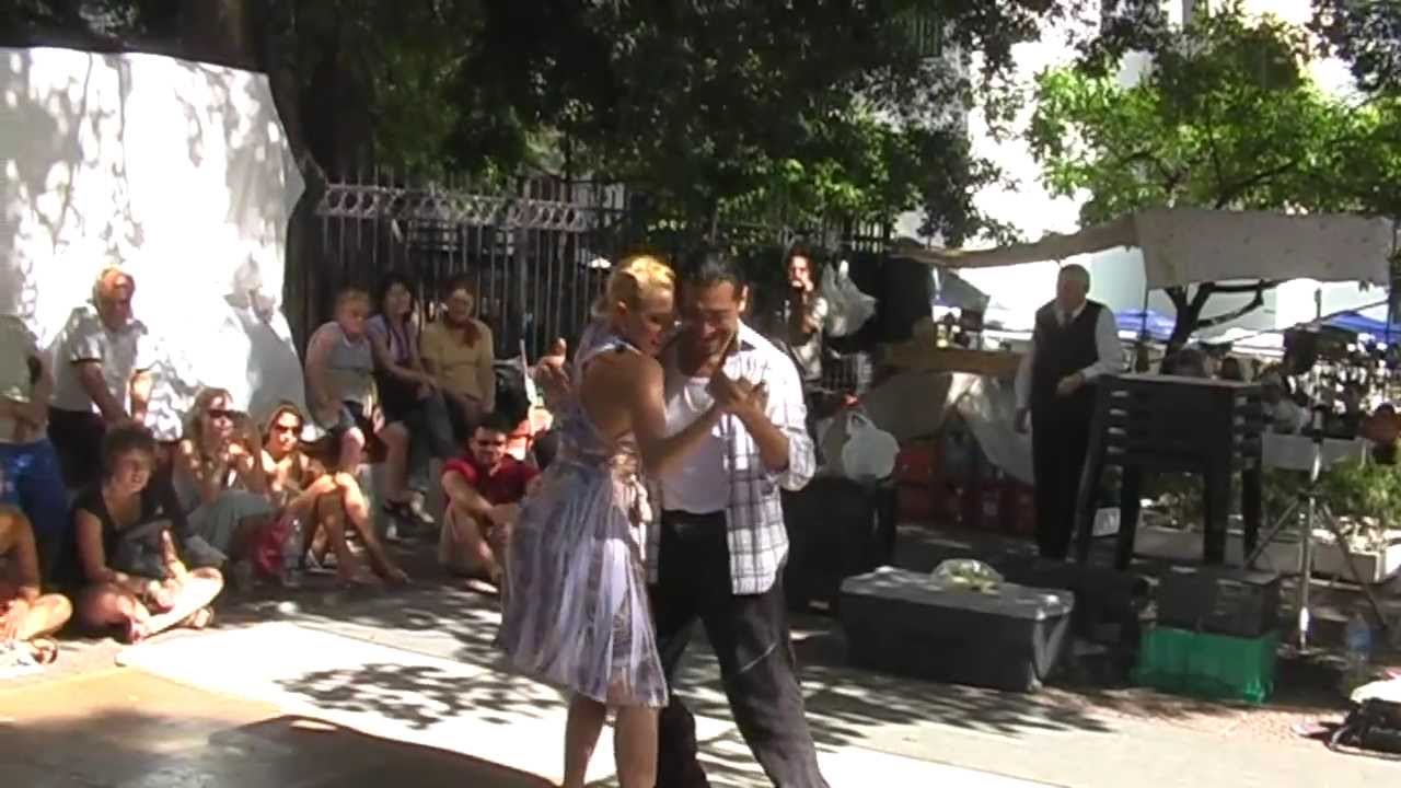 Buenos Aires 7/9 - San Telmo: tango Pedro Benavente (El Indio) & Virginia Uva, 4 december 2011