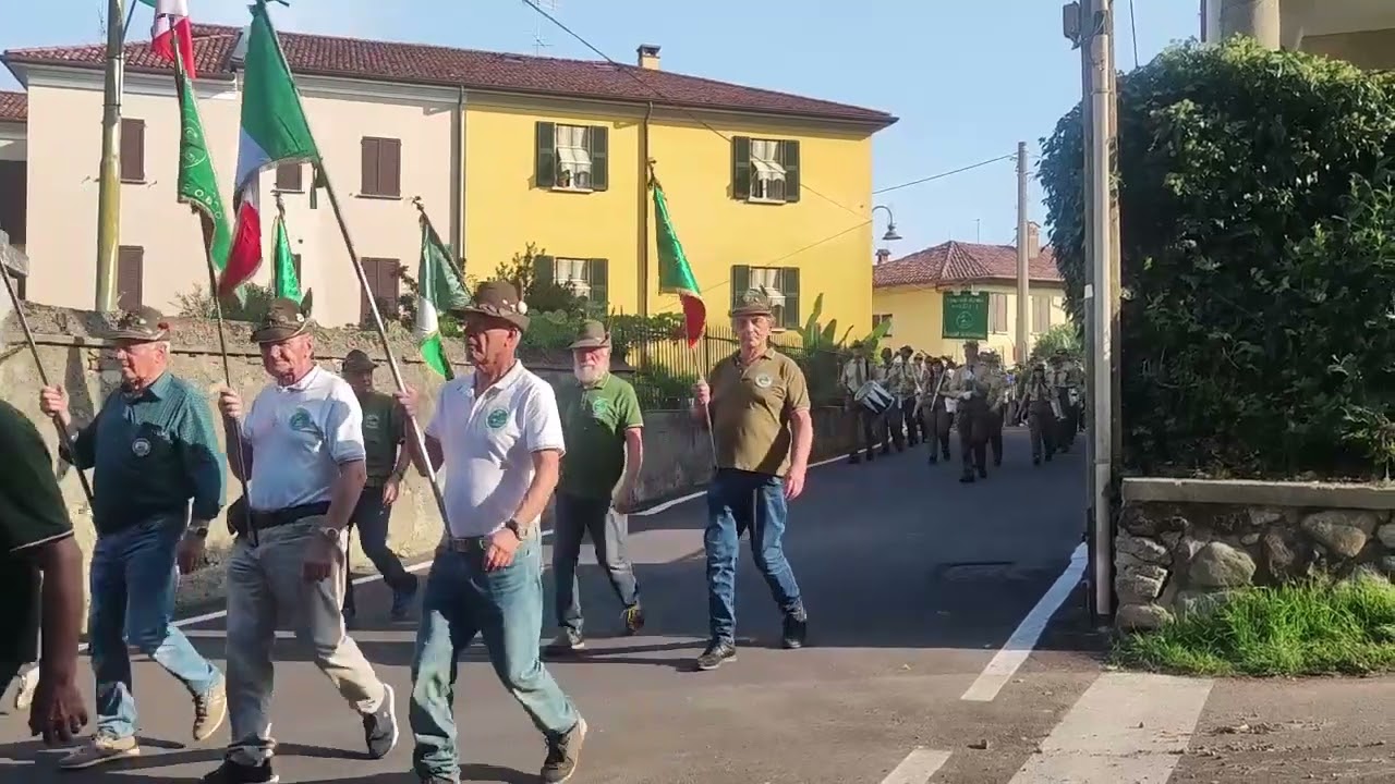 Torrevilla: sfilata nel 40° di fondazione del gruppo Alpini