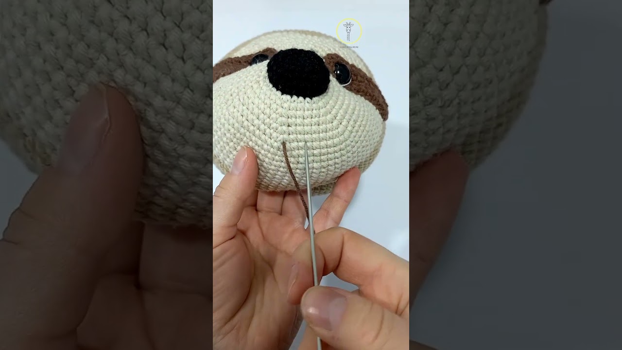 Face needle sculpting for amigurumi sloth stacking toy #amigurumihowto #crochettutorial #amigurumi