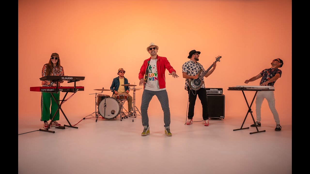 GOLDSTANDARDS - Too Damn Hot (clip officiel)