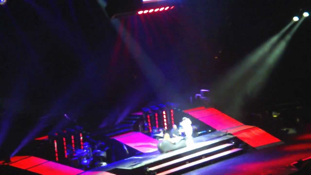 Usher Portland - Audience Member Picked By Usher Then Kicked Off Stage During Trading Places (Pt 2)