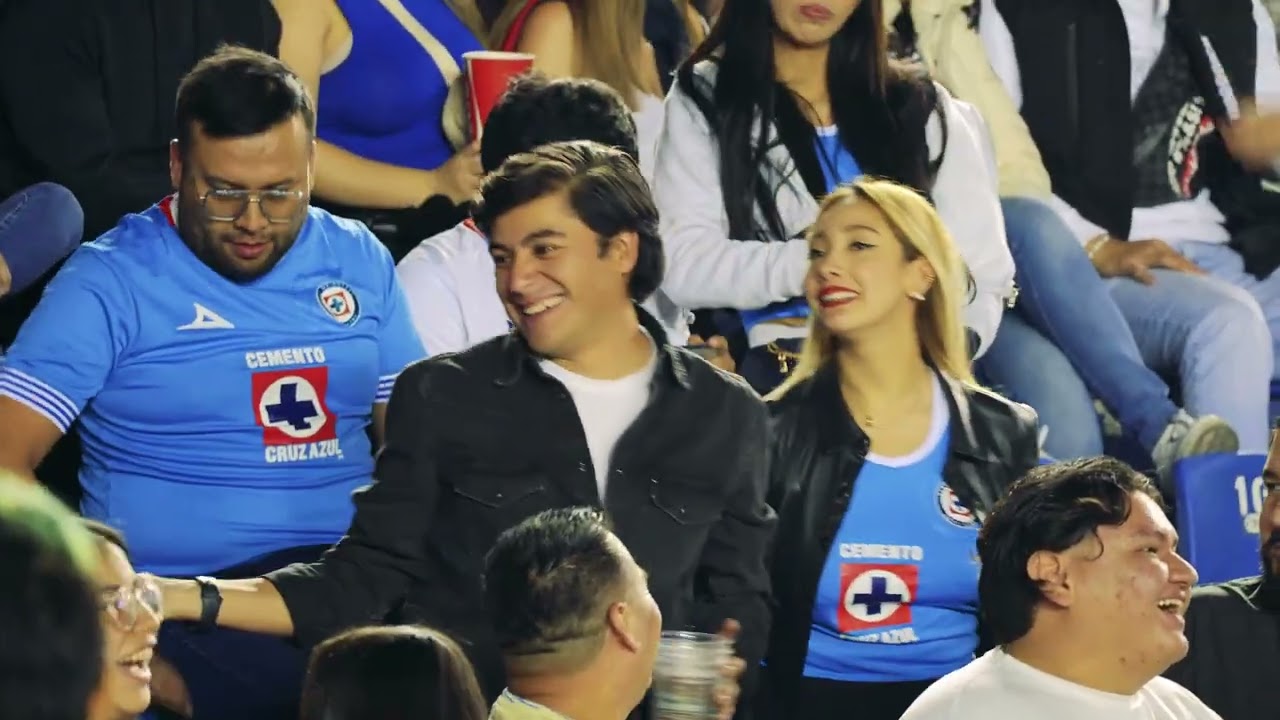 El ambiente de los Aficionados al Cruz Azul en el Estadio Ciudad de los Deportes