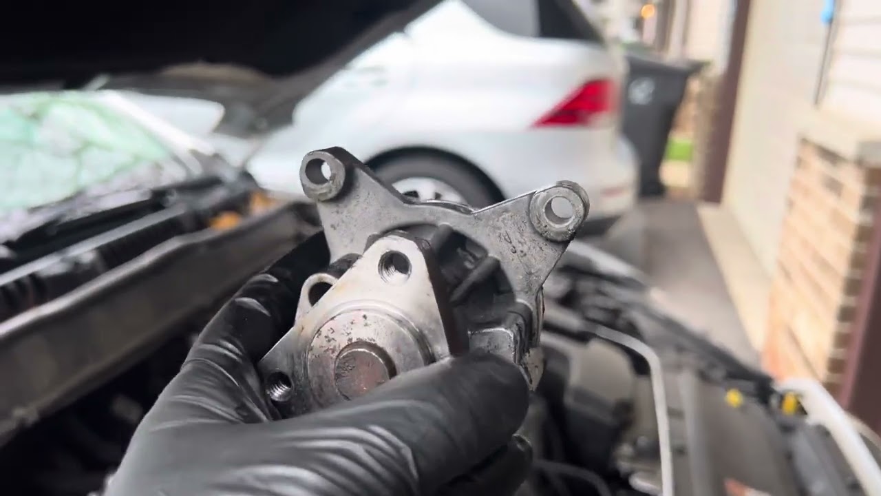 Ford fusion. Bomba de agua .(Water pump )