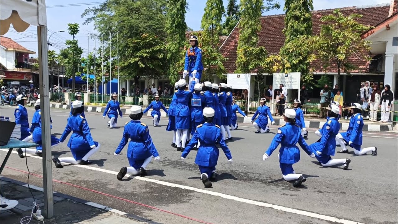 FULL DISPLAY SMPN 1 SENTOLO PUTRI LOMBA BARIS BERBARIS GEMA BINANGUN KULON PROGO 2025