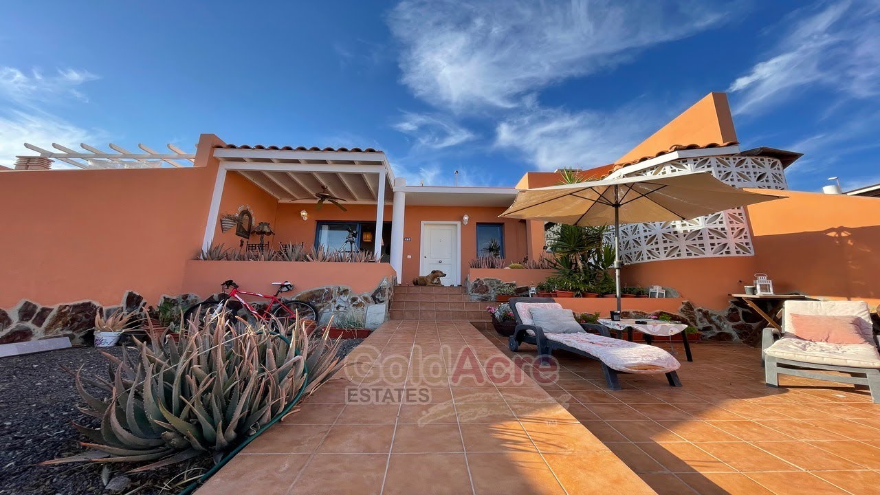 Caleta De Fuste - Villas Antiguas Elevated 2 bedroom bungalow for sale