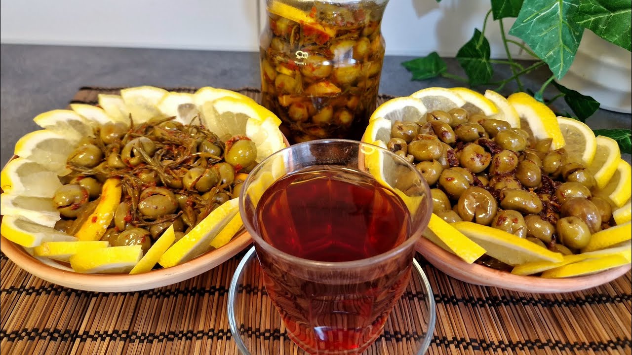 طريقة تحضير زيتون أخضر مع زعتر أخضر🫒 و زيتون مع ثوم🫒 الطعم رهيييب 👌جربوها و أكيد ما رح تندمو 😋💚