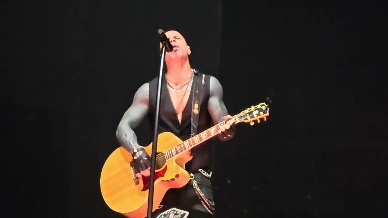 Daughtry - Home  @ halle tony garnier 2026
