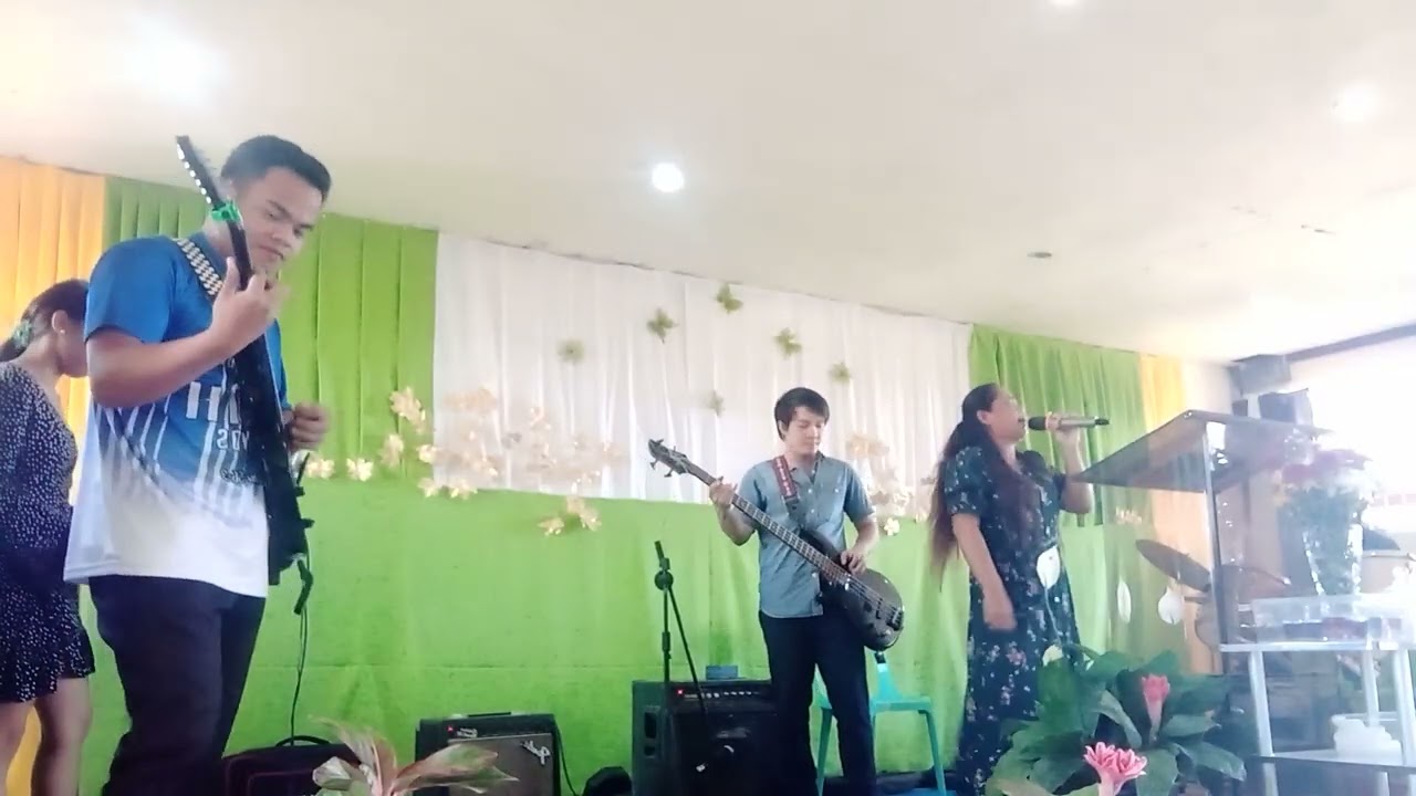 Bass mode with whole Tagaytay band praise God