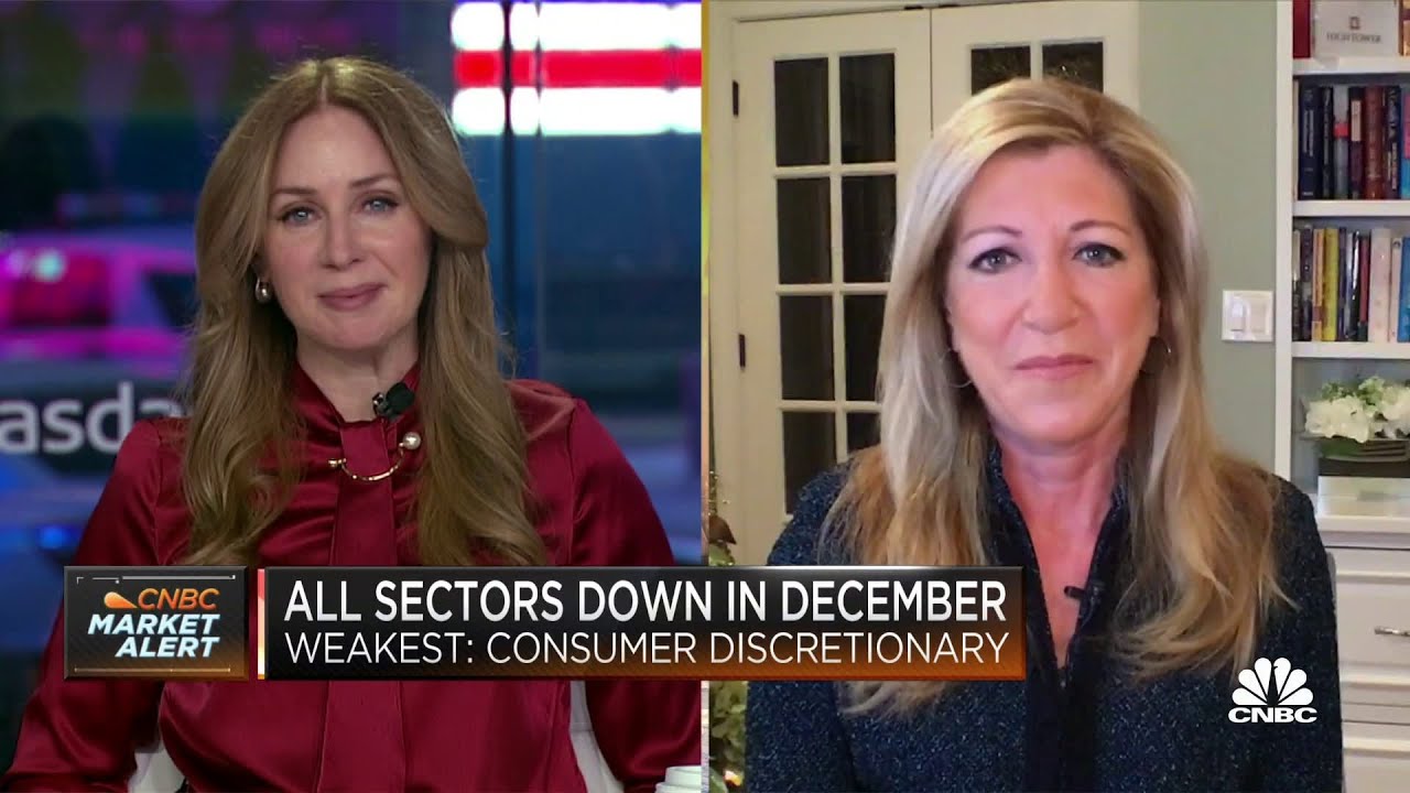 A Santa Claus rally is still possible before the new year, says Hightower's Stephanie Link
