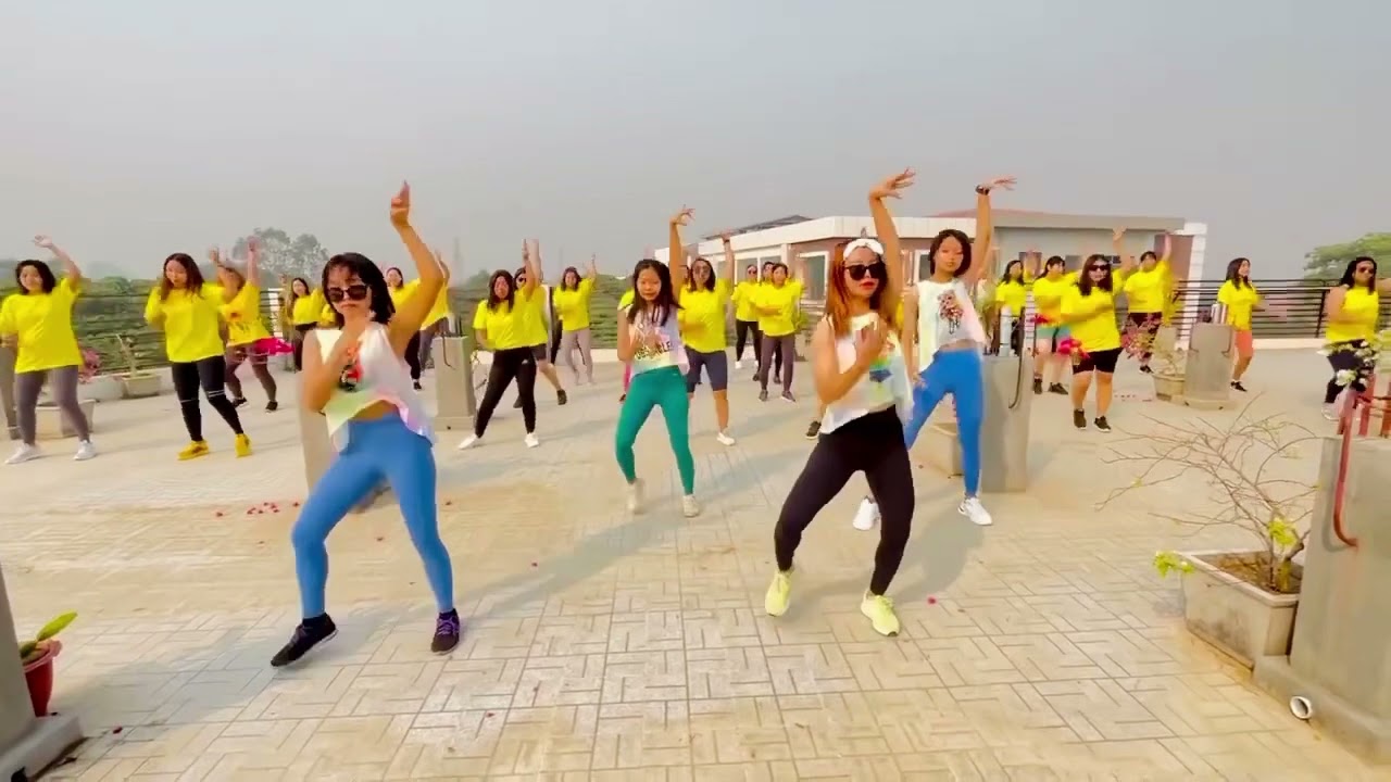 ချမ်းလွန်းလို့ တုန် | နီနီခင်ဇော်| Zumba | Dance Fitness | Thingyan Song | Zumba Melody💃