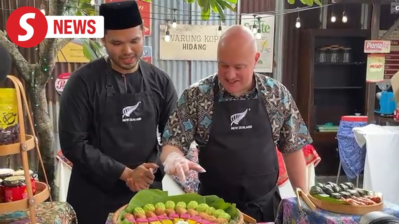 NZ PM, influencer Khairulaming discuss tourism, trade over Malaysian breakfast