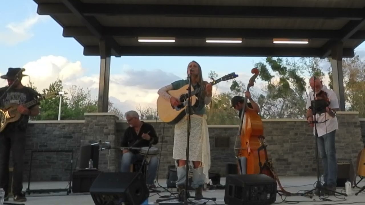 Mrs Mavis - Live Americana Folk Rock - Cassie Jean and the Fireflies