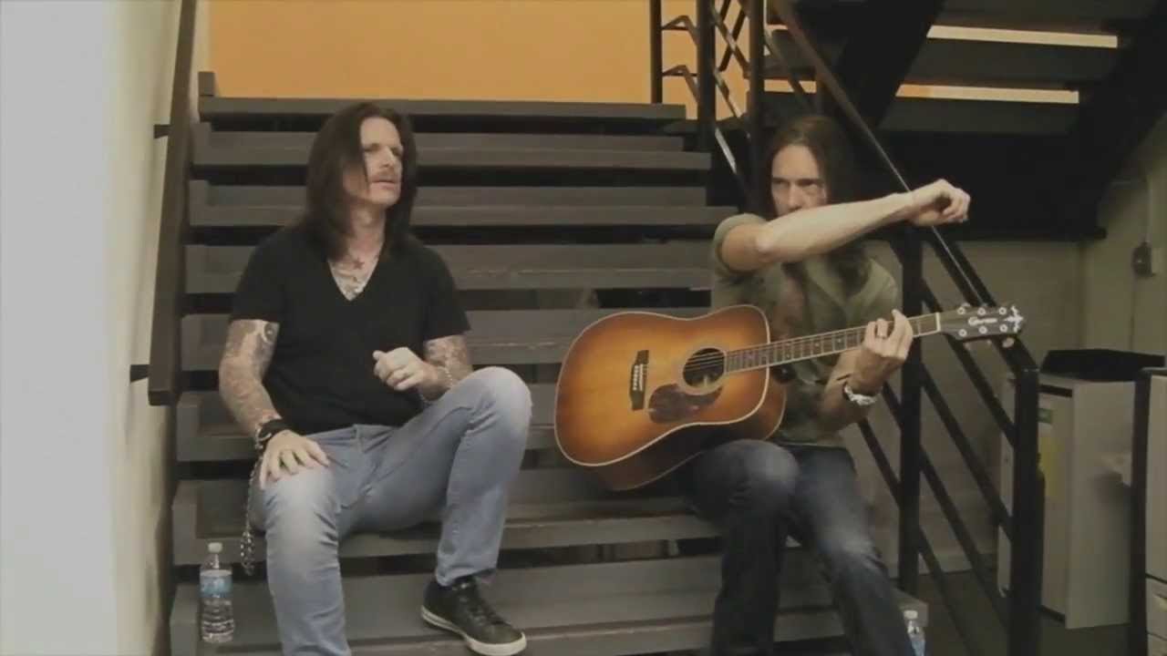 BLACK STAR RIDERS - Jailbreak (OFFICIAL LIVE ACOUSTIC)