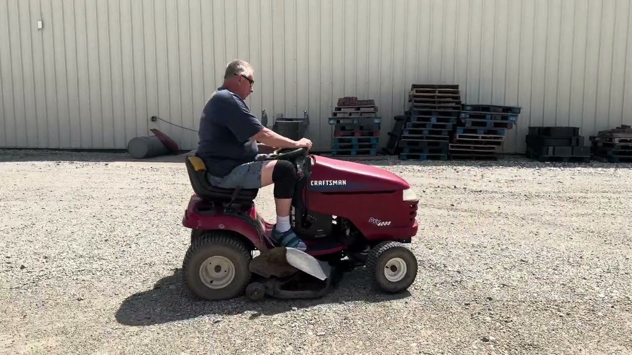 Craftsman DYT4000 Riding Lawnmower