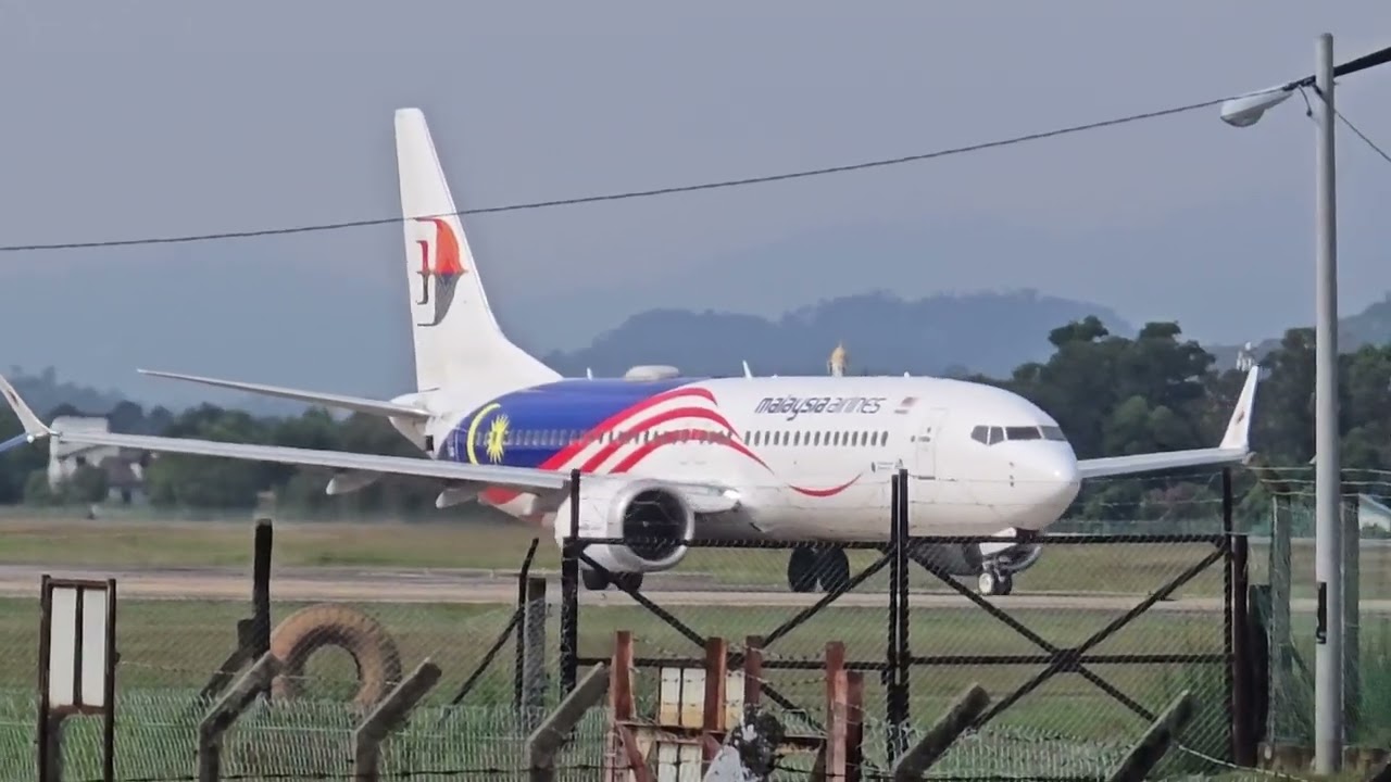 Malaysia Airlines MAS1327 Takeoff to KLIA from TGG. Boeing 737 MAX 8. Registration 9M-MVD
