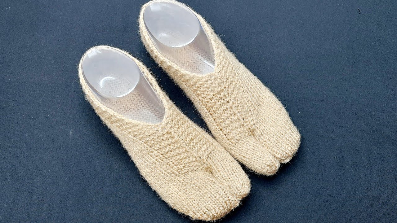 अंगूठे वाले मोज़े(जुराब )बनाने का तरीका |How to make ladies thumb socks in hindi knitting thumb socks