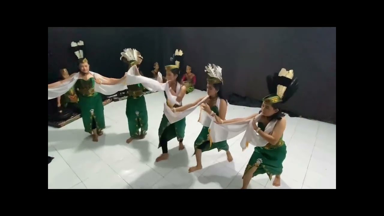 Tarian Penyambutan (Ssb. Dandang Tingang Kuala Kurun)