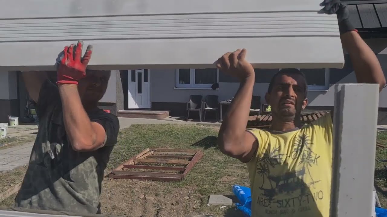 Montáž betónového oplotenia v troch minútach.