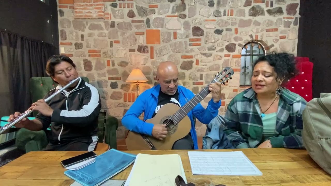 “Mirando” autor Jorge Pompa 🎶🎶🇲🇽 voz Sonia, flauta Aurelio y guitarra Jorge 